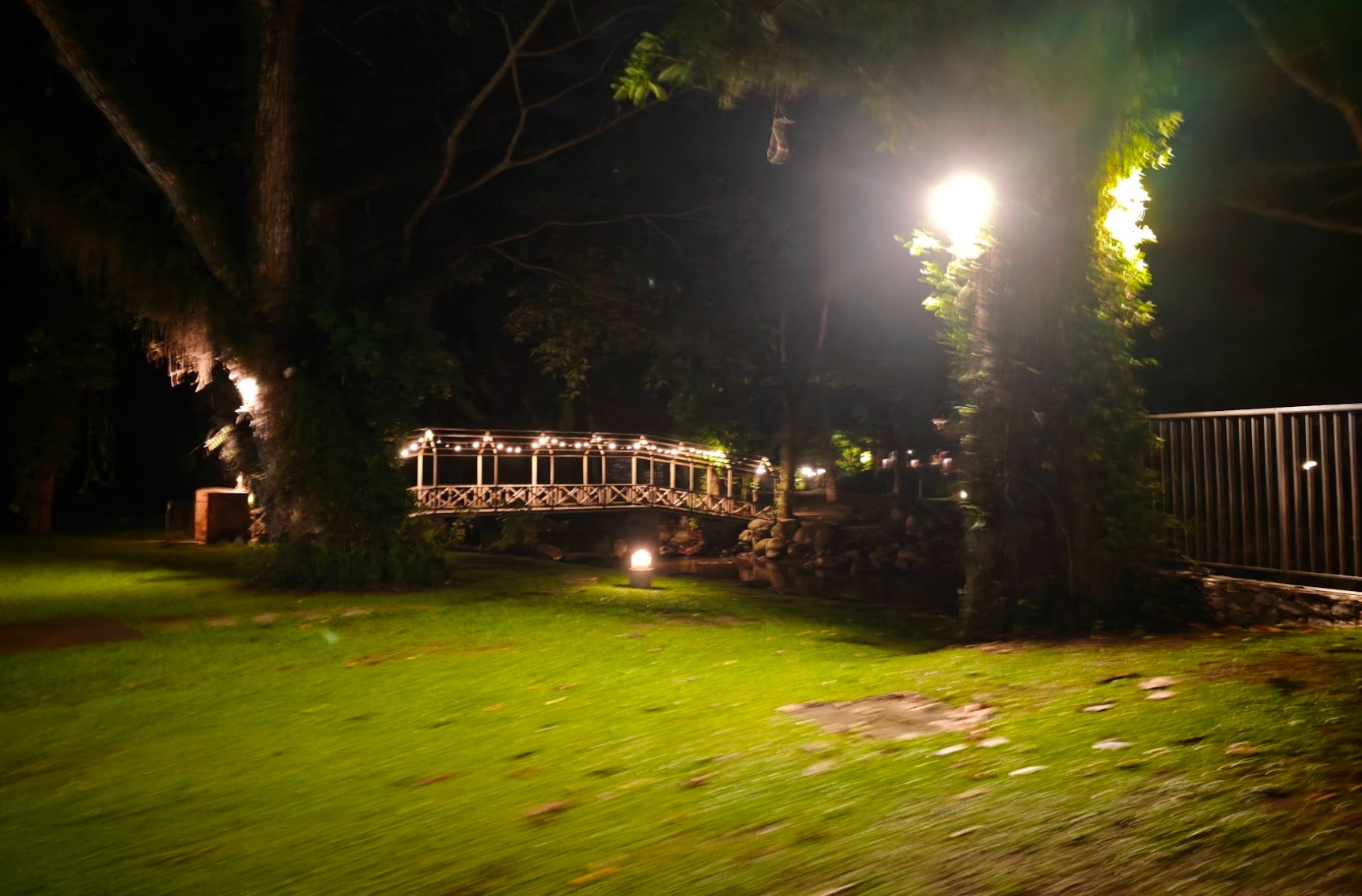 夜间山路归途