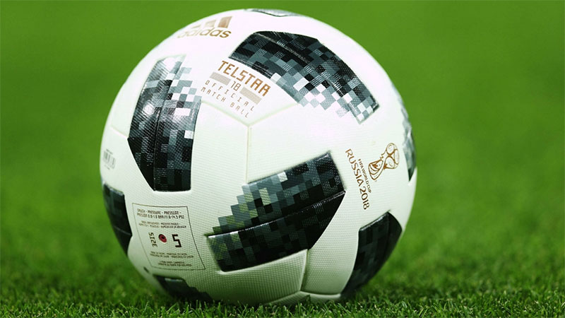 Featured image of post 踢球这件事