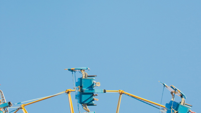 Featured image of post 橙色墨镜